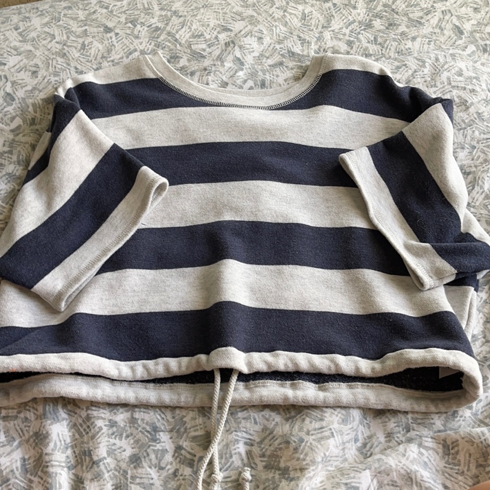 striped short sleeved crop top